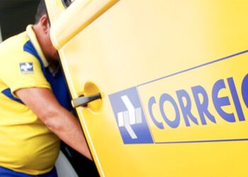 Como adotar cartinhas do Papai Noel dos Correios