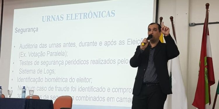 Chefe de Cartório de Jaraguá do Sul responde questionamento de candidatos sobre votos computados