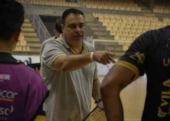 Técnico Lucas Chioro não comanda mais o Jaraguá Futsal