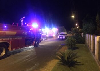 Incêndio atinge residência em Schroeder