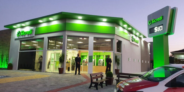 Sicredi inaugura agência em Penha e amplia atendimento em Santa Catarina