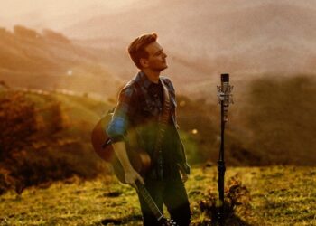 Michel Teló lança EP “Para Ouvir no Fone” e clipe de “O Tempo Não espera Ninguém”