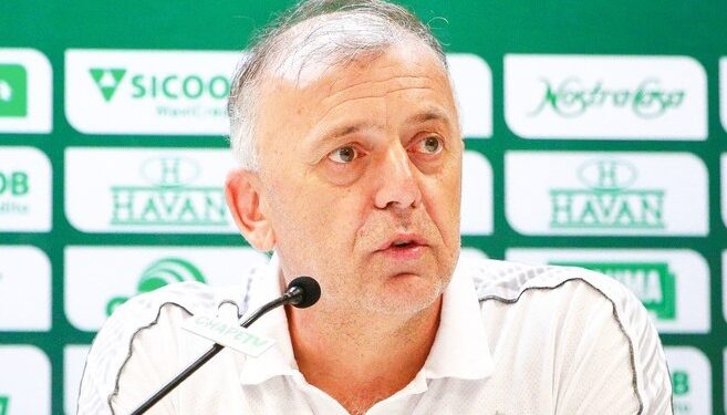 Presidente da Chapecoense morre vítima da Covid-19