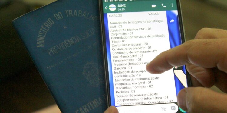 Jaraguá tem saldo positivo de 405 vagas de emprego em 2020