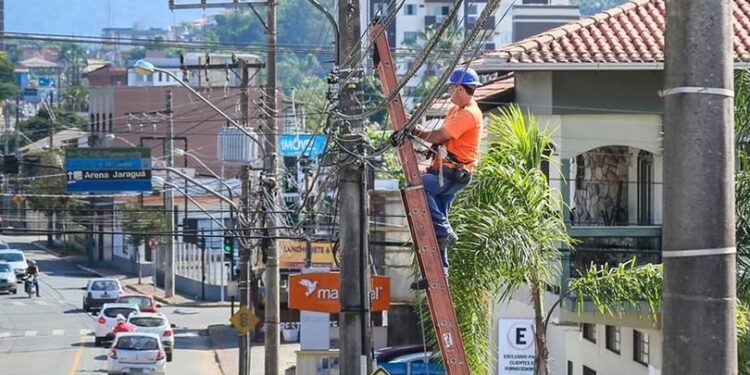Cerca de seis mil unidades estão sem energia em Jaraguá do Sul e região