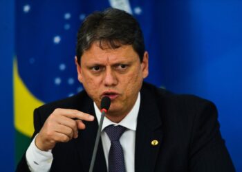 Ministro da Infraestrutura debate previsão de obras na concessão aeroporto de Navegantes