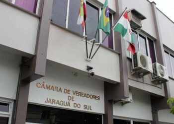Fim do recesso dos servidores públicos de Jaraguá do Sul é aprovado em primeira votação