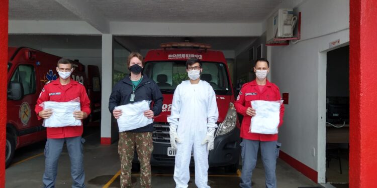 Fujama repassa equipamentos aos Bombeiros de Jaraguá do Sul para o trabalho de resgate animal