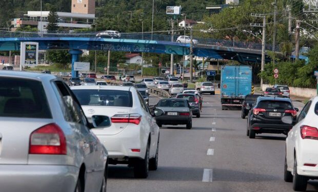 Pagamento parcelado de IPVA de veículos com placas final 0 vence no dia 10 de dezembro