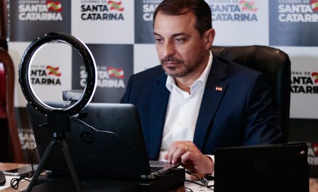 Governador anuncia toque de recolher como medida de enfrentamento ao coronavírus em SC