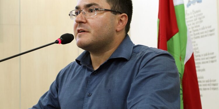 Deputado estadual de SC inclui emenda para resguardar oficiais de justiça