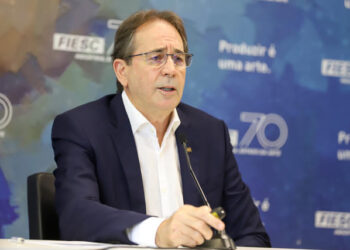 Indústria puxa retomada em 2020, mas reformas e controle fiscal condicionam crescimento em 2021