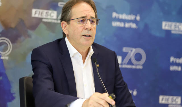 Indústria puxa retomada em 2020, mas reformas e controle fiscal condicionam crescimento em 2021