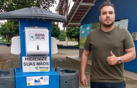 Secretaria de Turismo de Barra Velha instala 10 pias sanitárias na orla