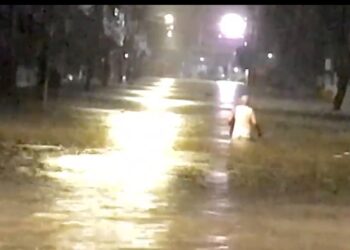 Ano começa com ruas e casas alagadas em Joinville