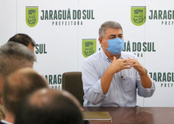 Prefeito de Jaraguá do Sul aguarda Ministério da Saúde para iniciar vacinação contra o coronavírus