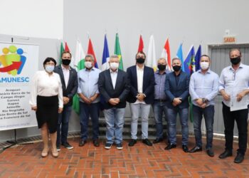 Prefeito de Garuva volta à presidência da Amunesc