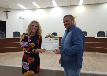 Maria Rosana toma posse como vereadora na Câmara de Guaramirim