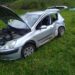 Homem sofre mal súbito e bate carro contra poste em Schroeder
