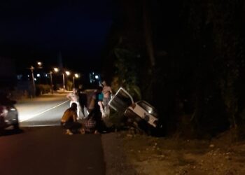 Casal fica ferido após carro sair de pista em Jaraguá do Sul