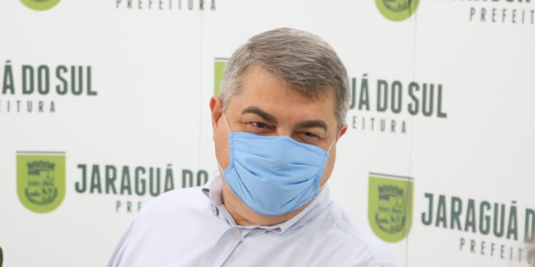 Prefeito de Jaraguá do Sul confirma início da vacinação contra o coronavírus nesta semana