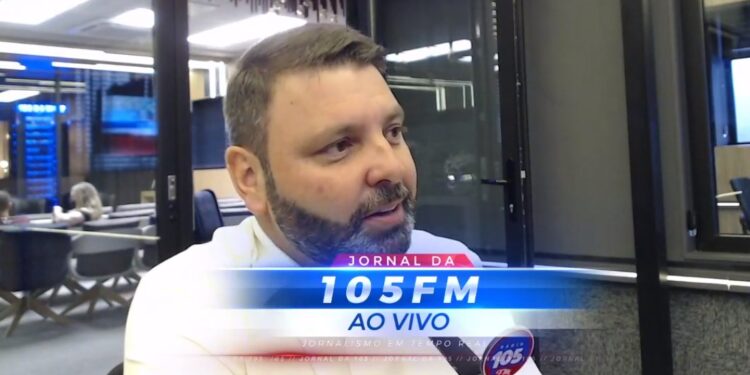 Prefeito de São João do Itaperiú fala sobre posse como presidente da Amvali