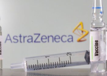 Distribuição de vacinas da AstraZeneca deve começar neste sábado (23)