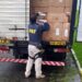 Motorista de caminhão é preso com 150 mil maços de cigarros contrabandeados em Jaraguá do Sul