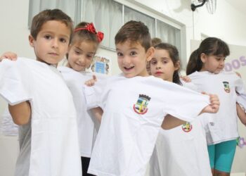 Alunos novos de Jaraguá do Sul receberão uniformes escolares em 2021