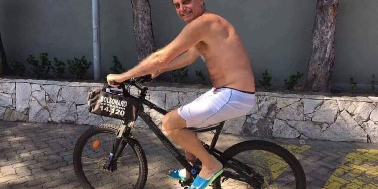 Bolsonaro anuncia redução no imposto de importação de bicicletas