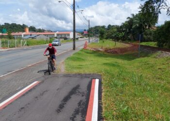 Prefeitura de Jaraguá do Sul aumenta pontilhão para completar ciclovia do Rau