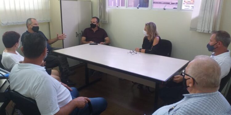 Lideranças de Corupá cobram da Celesc solução para queda no fornecimento de energia no município