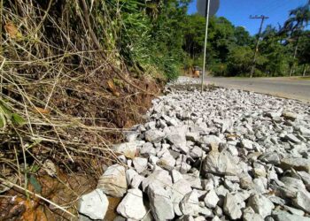 Defesa Civil de Jaraguá do Sul faz obra complementar no Rio Molha