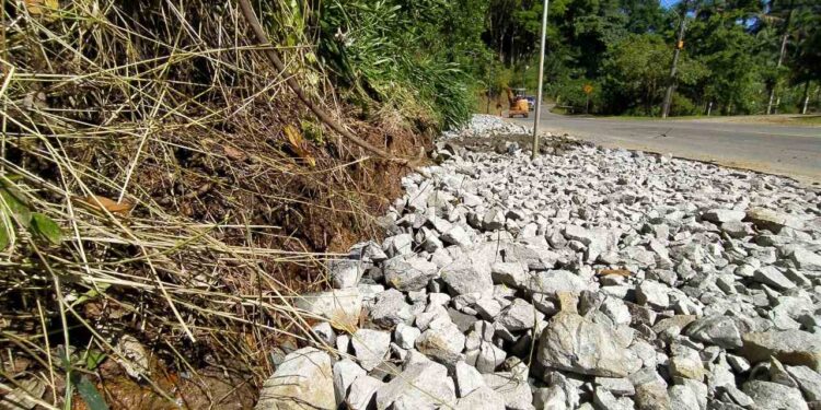 Defesa Civil de Jaraguá do Sul faz obra complementar no Rio Molha