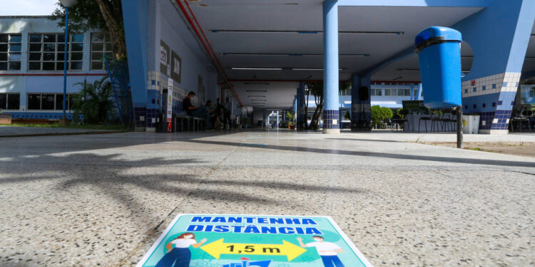 Governo de SC irá fornecer internet para alunos e professores da rede estadual acessarem atividades remotas