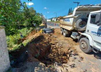 Prefeitura de Jaraguá do Sul instala nova galeria pluvial na rua Prefeito José Bauer