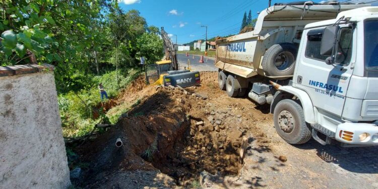 Prefeitura de Jaraguá do Sul instala nova galeria pluvial na rua Prefeito José Bauer
