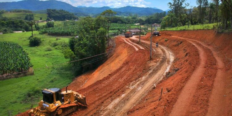 Prosseguem as obras na Rua Alwin Koch, em Jaraguá do Sul