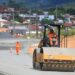 Prosseguem obras de pavimentação da Rua Dorval Marcatto, em Jaraguá do Sul