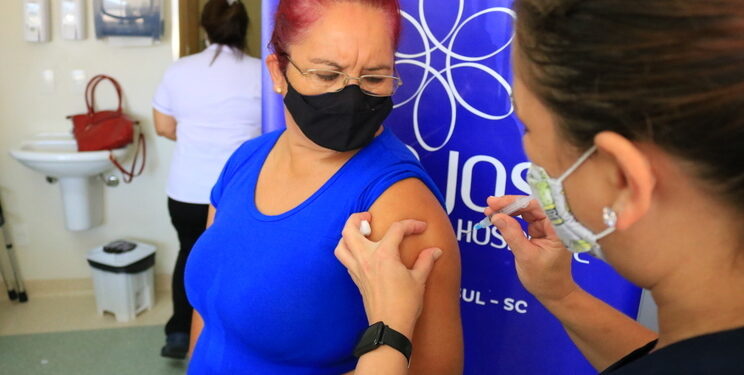 Segunda dose da Coronavac começa a ser aplicada em Jaraguá do Sul