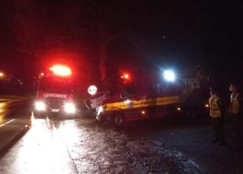 Jovem morre ao bater carro contra árvore na SC-418, em Campo Alegre