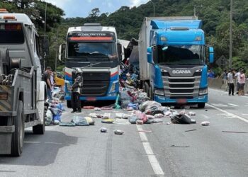 Acidente com vítima fatal bloqueou ontem (14) serra entre SC e PR