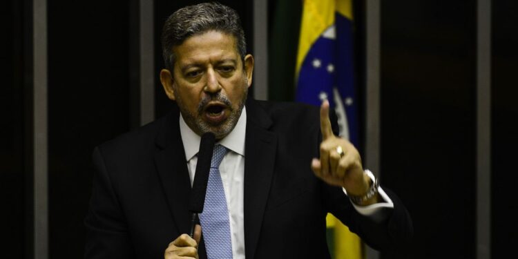 Arthur Lira é eleito presidente da Câmara dos Deputados