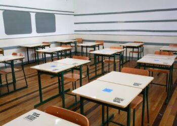 Aulas na rede estadual iniciam com termo de responsabilidade, máscaras e transporte escolar