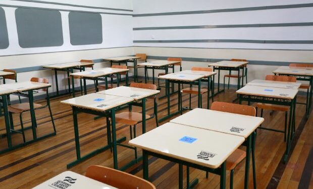 Aulas na rede estadual iniciam com termo de responsabilidade, máscaras e transporte escolar