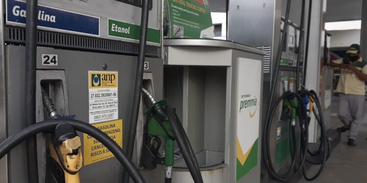 Posto será obrigado a informar composição do preço de combustível