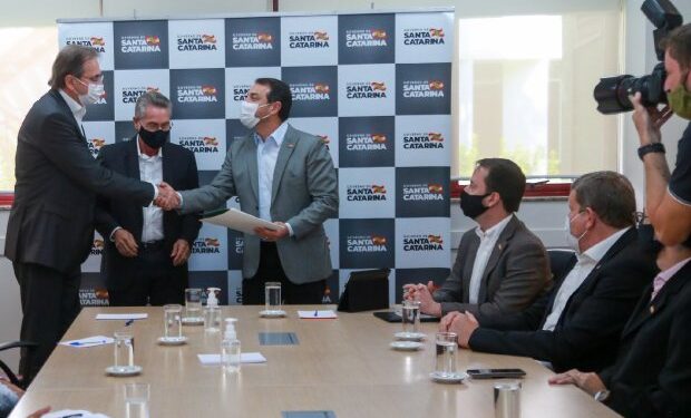 Governador de SC encaminhará à Alesc proposta de reajuste médio de 5,45% no salário mínimo regional