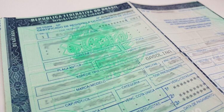 Detran deve voltar a emitir documento físico do veículo