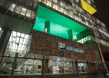 Governo anuncia que vai zerar impostos federais sobre Diesel e gás de cozinha