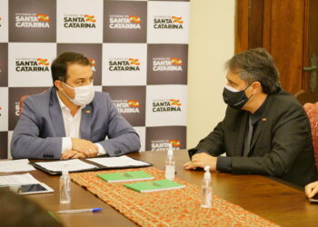 Antes de sair, Carlos Moisés anuncia auxílio emergencial a empreendedores impactados pela pandemia